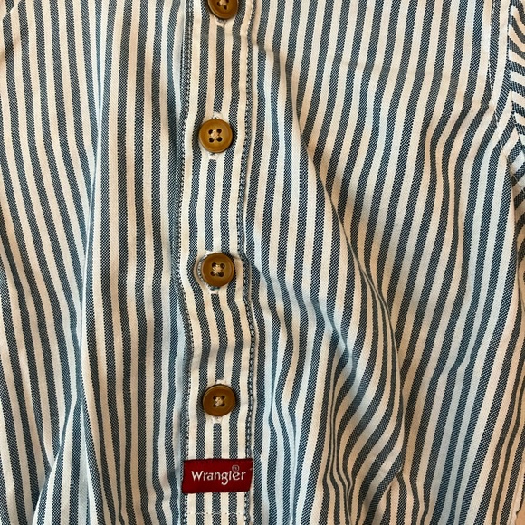 3/$22 Wrangler Striped Baby Diaper Shirt Blue White Short Sleeve Buttons Size 6M - Picture 4 of 4